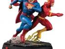 DCME7 DC Collectibles Gallery: Superman Vs. the Flash Racing Resin Statue